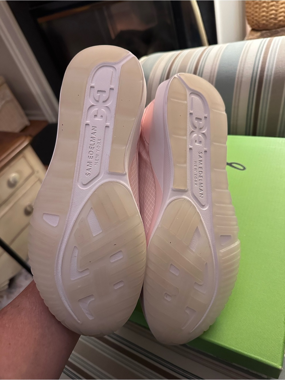 Sam Edelman Pink Women's Lightweight Sneaker - Picture 4 of 9